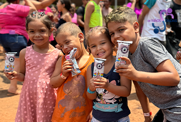 Trilhas da Amazônia leva alegria e sabor ao Residencial JK no Dia das Crianças